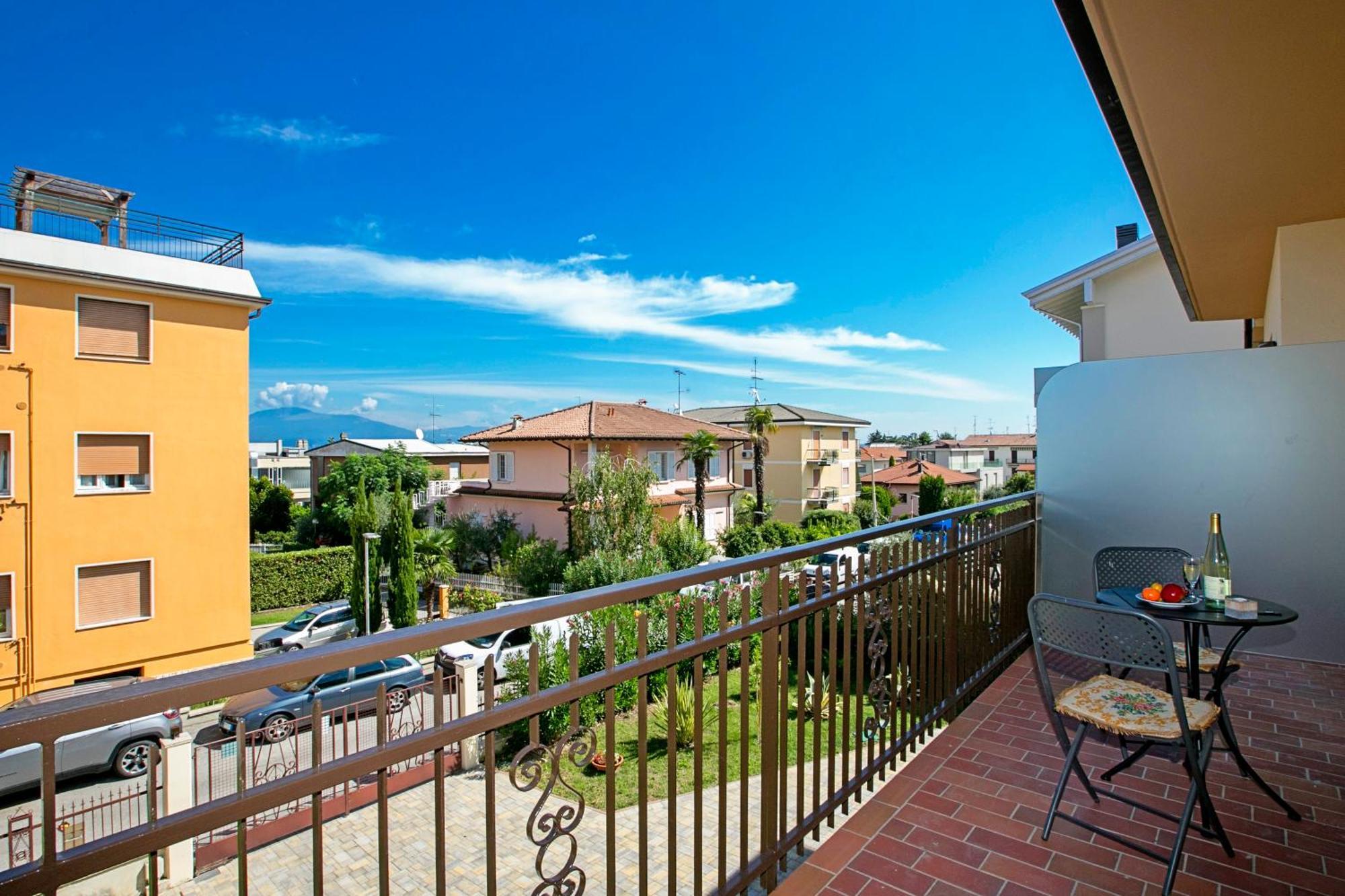 Villa Mimosa - Appartamento 2 - Happy Rentals Desenzano del Garda Zewnętrze zdjęcie