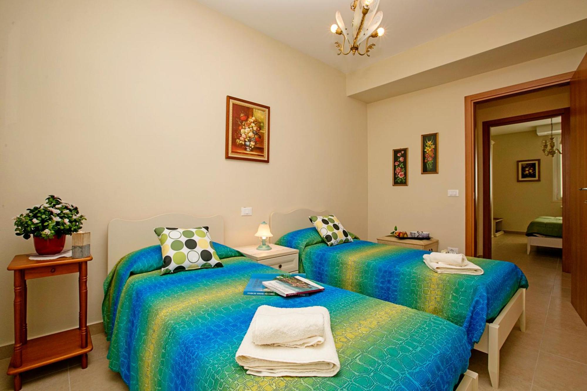 Villa Mimosa - Appartamento 2 - Happy Rentals Desenzano del Garda Zewnętrze zdjęcie